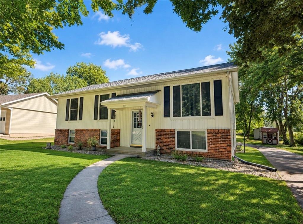 1229 Crestview DriveMaryville, MO 64468